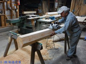 六角柱のカンナ掛け