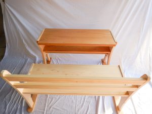 テーブル、ベンチ