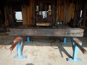 古民家の柱（ケヤキ）