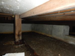 T様邸 施工前床下の写真